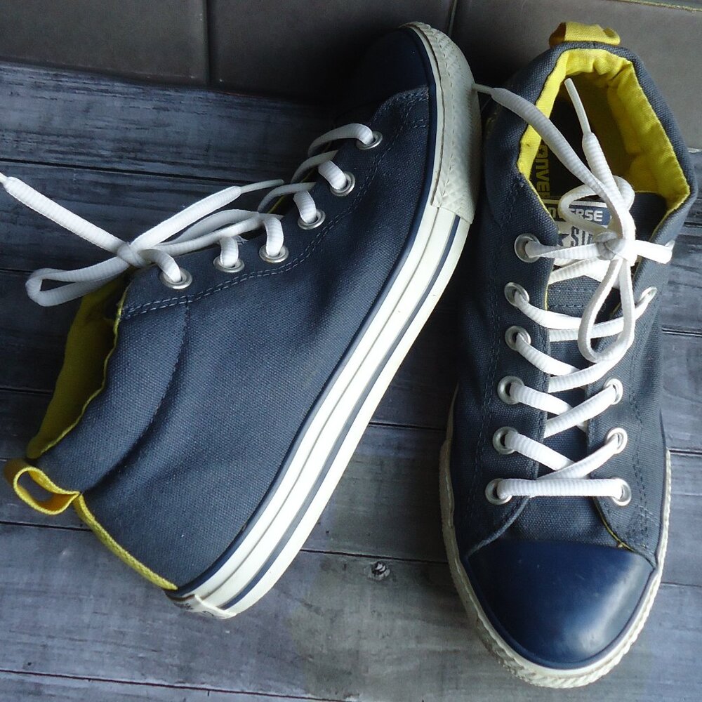 SIZE 5.5. Converse All Stars high top sneakers shoes.
